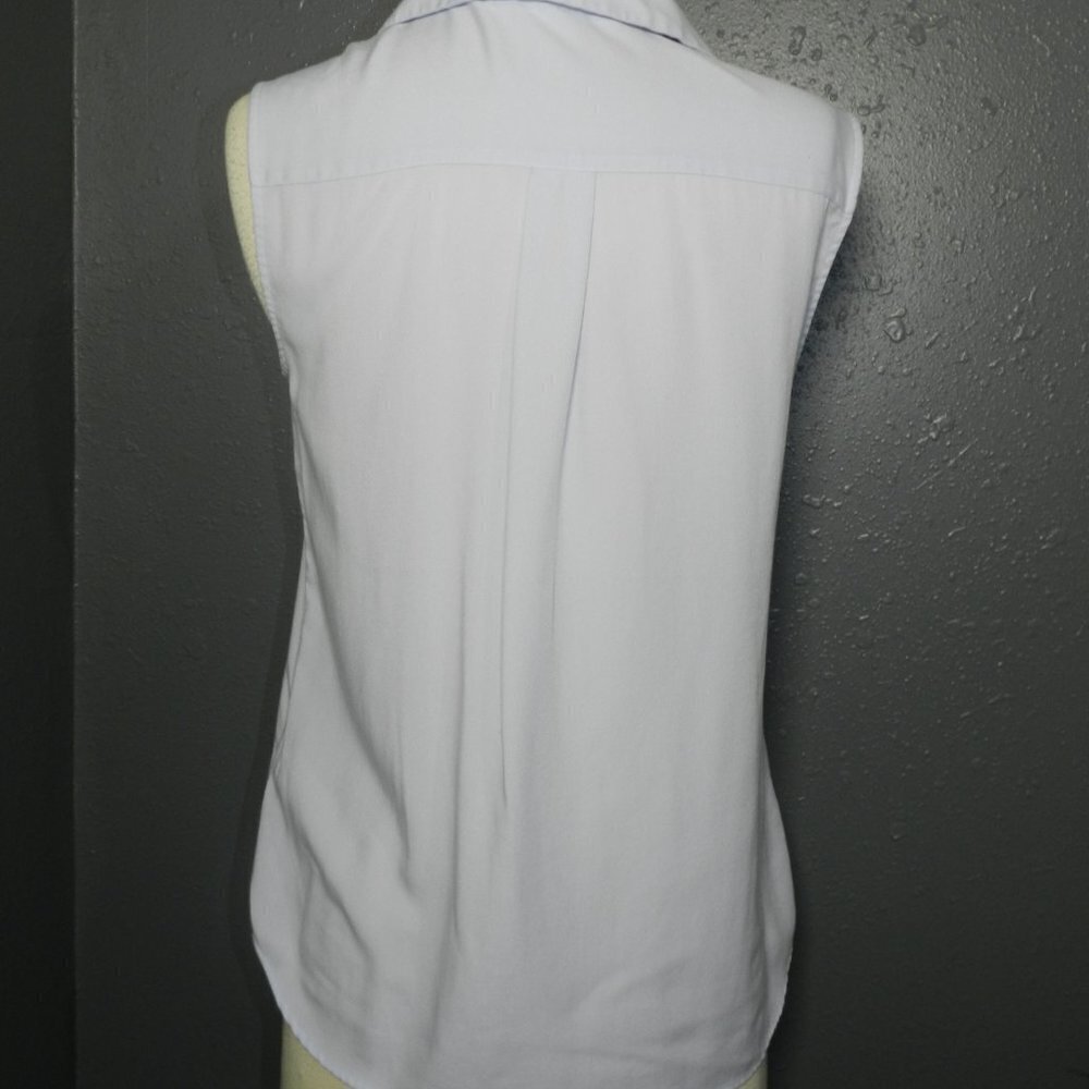 Uniqlo Womens Light Blue Sleeveless Summer Collared Button Down Shirt Size Small - Picture 5 of 9